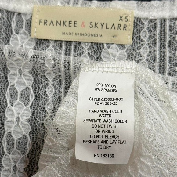 Frankie & Skylarr White Long Sleeve Lace Top Tie Front Romantic - Picture 6 of 6